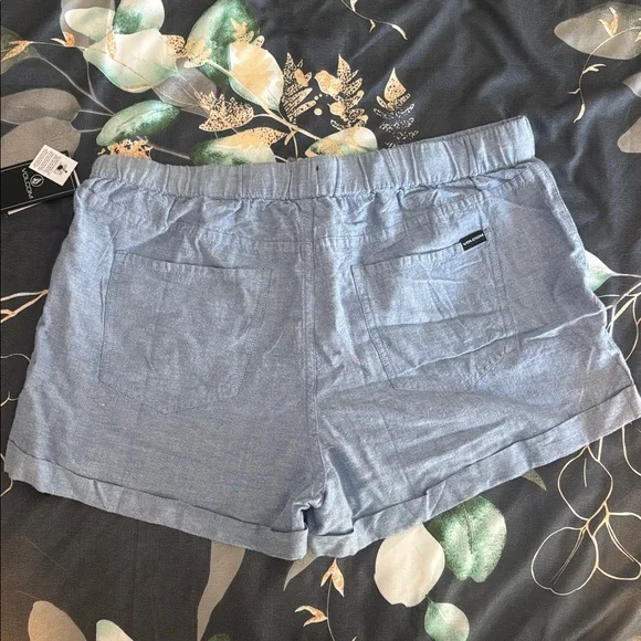 Volcom Shorts - Picture 2 of 3